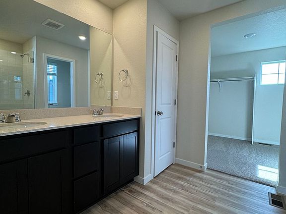 5th image of 4455 Trader St