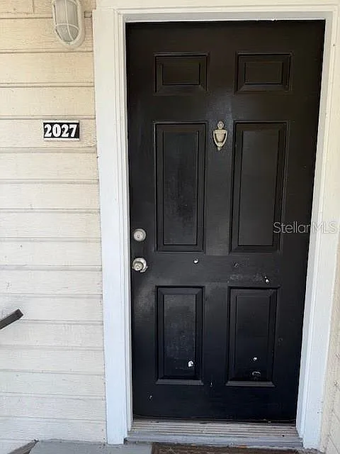 2 bed, 2.0 bath, 934 sqft, $1,300 — Photo 1