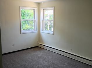 1694 N 1st Ave APT 2W, Melrose Park, IL 60160
