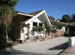 21575 Mulholland Dr, Woodland Hills, CA 91364
