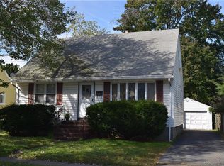 64 Everett St, Stratford, CT 06615