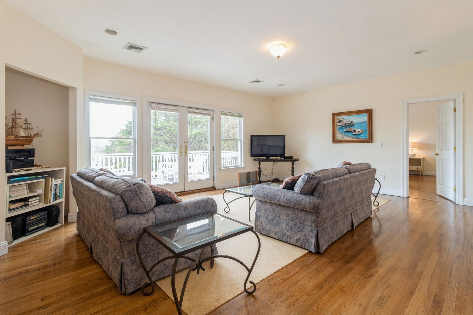  Plentiful cozy seating