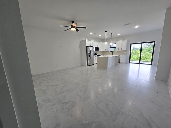 2nd image of 481 Linden Ave S #481