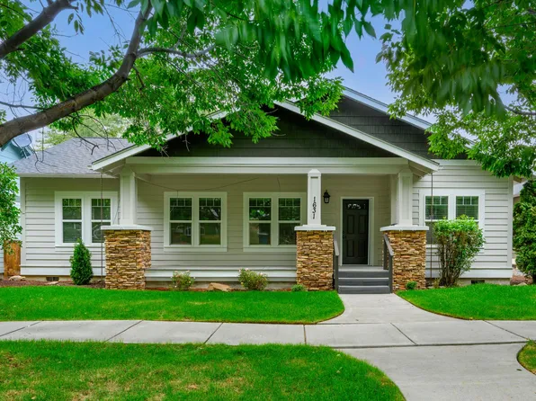 1631 NW Hickory Pl, Redmond, OR 97756