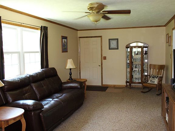 5th image of 107 Lakeview Dr