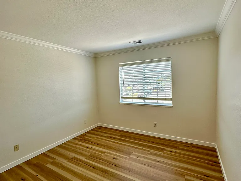 923 Ferro Dr — Photo 25