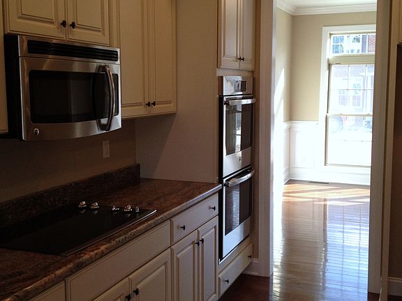 2nd image of 302 Yorkshire Dr