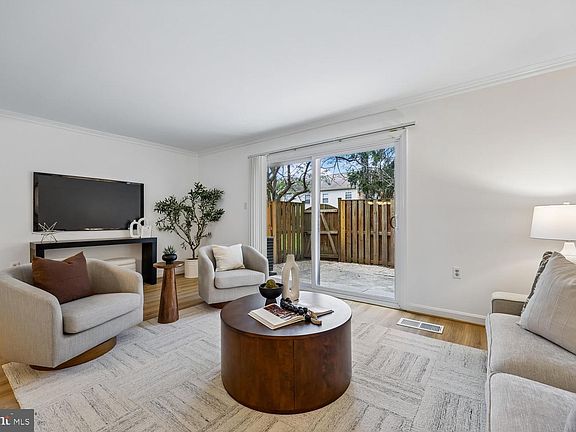 5th image of 780 Princeton Pl #1