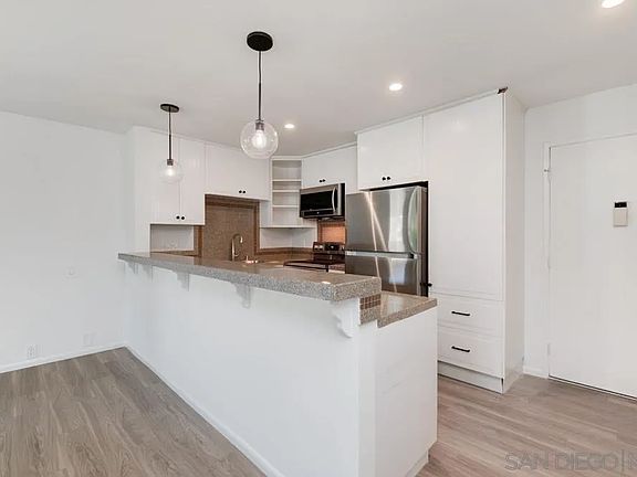 5th image of 1801 Diamond St Unit 3-219