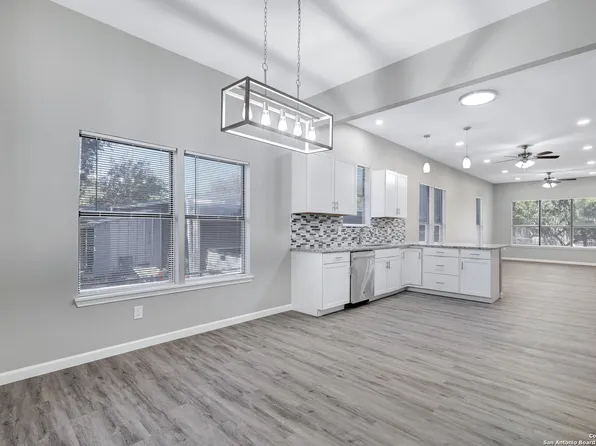 1102 CRYSTAL, San Antonio, TX 78211
