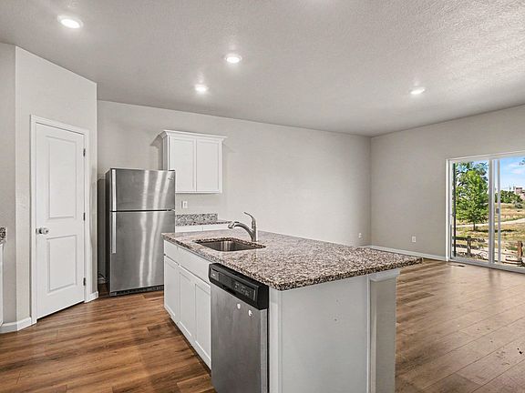 5th image of 2579 Alto St