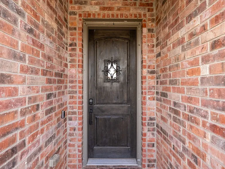 2068 Tejas Pecan — Photo 4