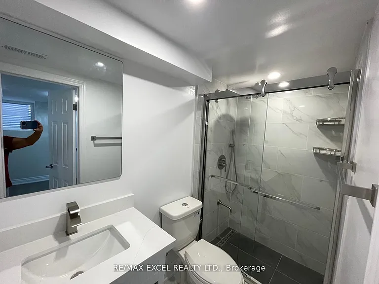 125 Sharavogue Ave #BASEMENT — Photo 8