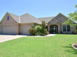 8304 SW Fitzroy Pl, Lawton, OK 73505