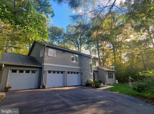 4005 Pine Needles Dr, Harrisburg, PA 17112