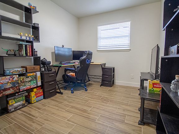 Guest bedroom 1