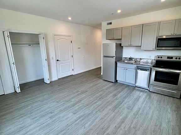 2nd image of 235 East St #4