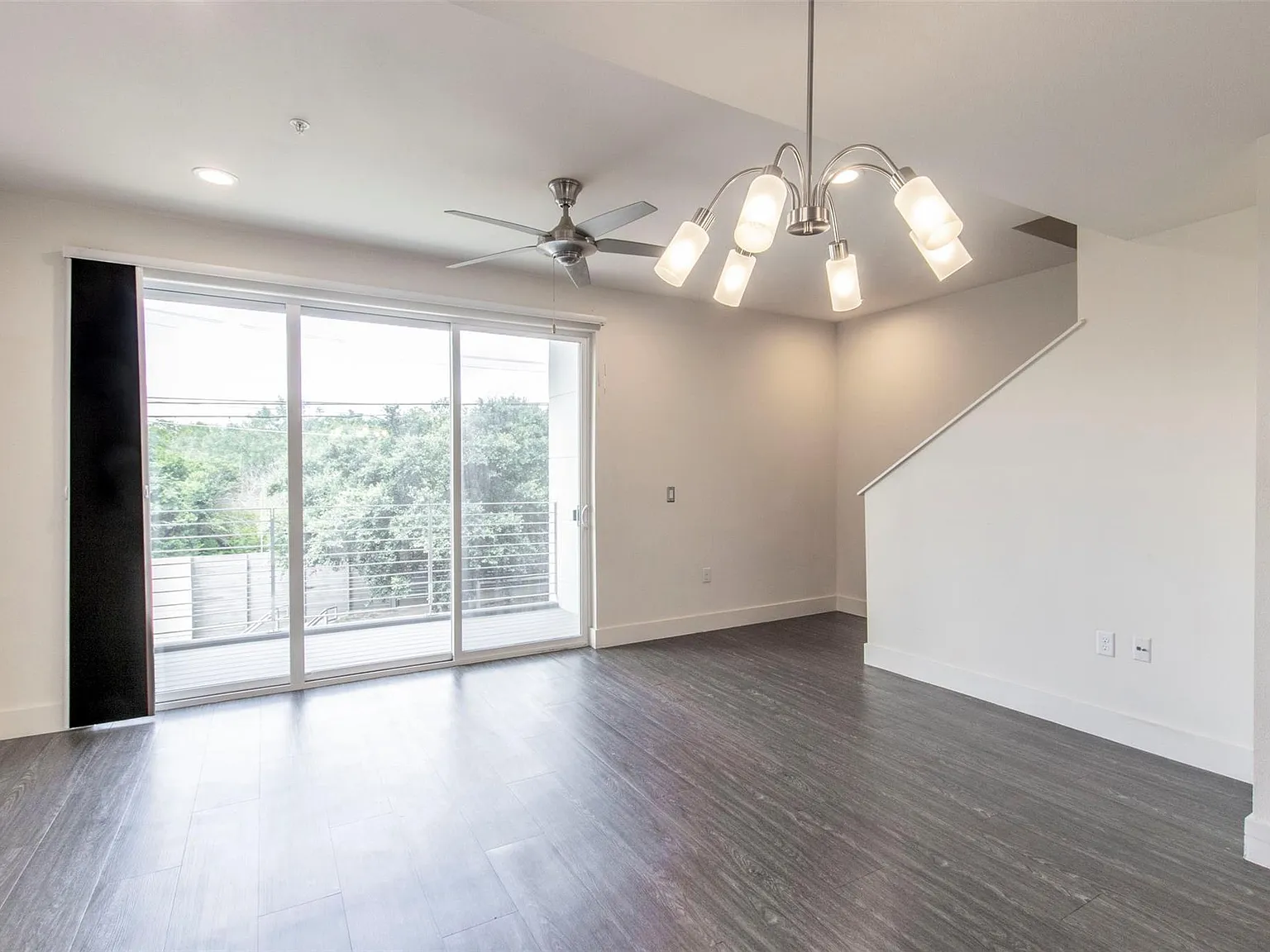 1 bed, 1.5 bath, 941 sqft, $1,700 — Photo 3