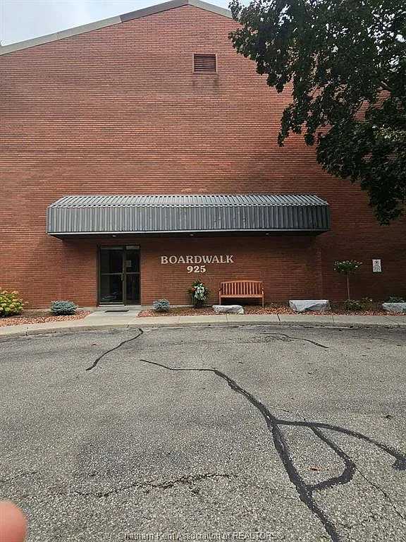 2 bed, $1,700 — Photo 1