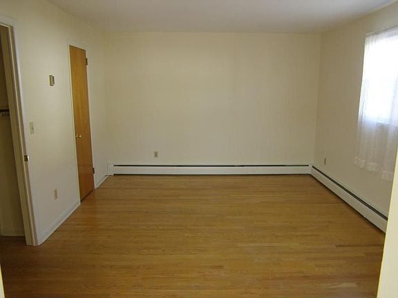 3rd image of 510 Barrymore St
