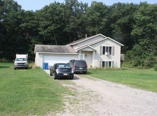 5816 Mari Anne Dr, Greenville, MI 48838