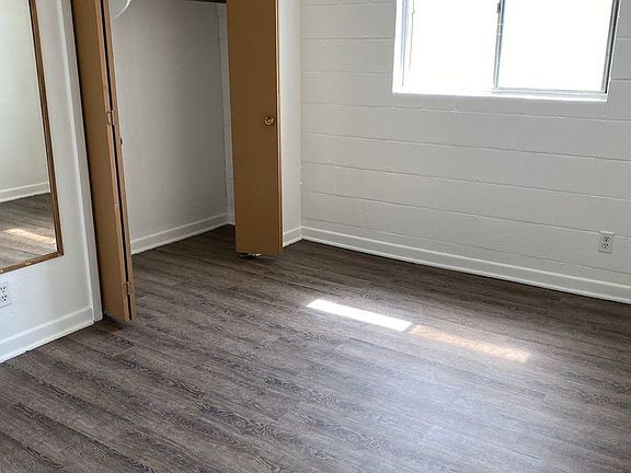 4th image of 520 W Kleberg Ave APT 2