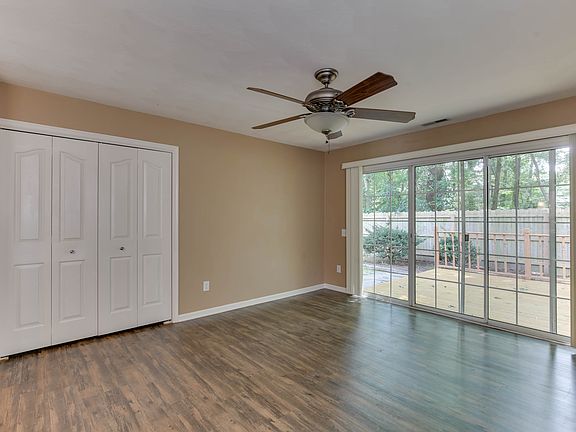 5th image of 1133 Lady Ashley Dr #1