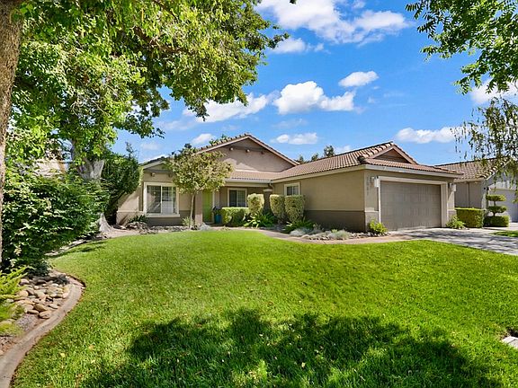 2nd image of 1061 Ashford Dr