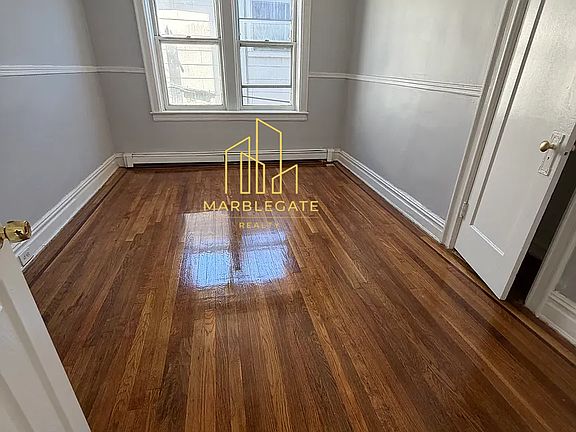 5th image of 159 Hutton St #99