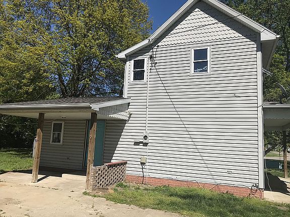 3rd image of 415 E Saint John St