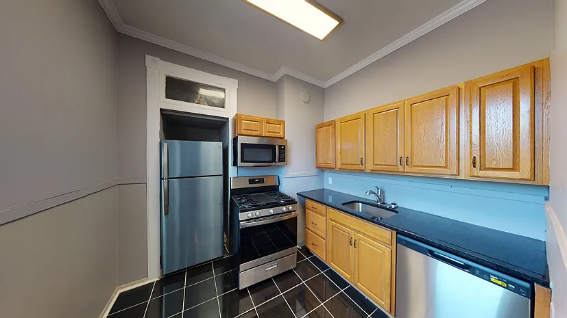 107 Comstock - 2 — Photo 4