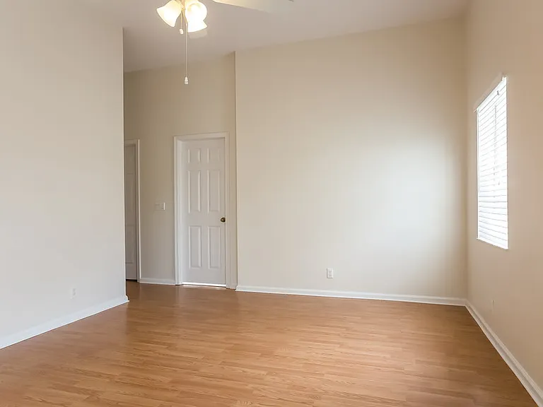 1200 Columbine Pl — Photo 9