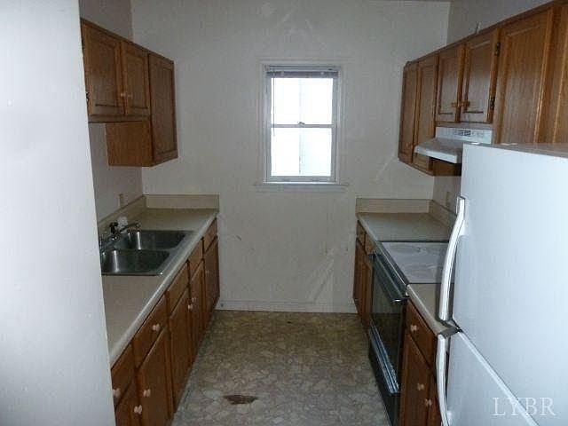 2nd image of 401 Botetourt St #B