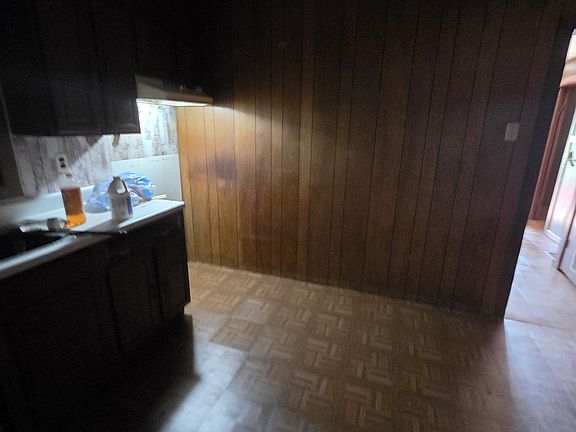 5th image of 2448 E Wood St