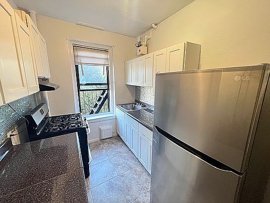 3rd image of 3111 Heath Ave APT 64B