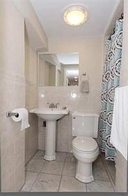 4th image of 33 Belmont St