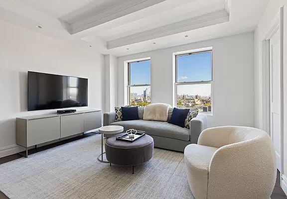 5th image of 135 Eastern Pkwy APT 8D