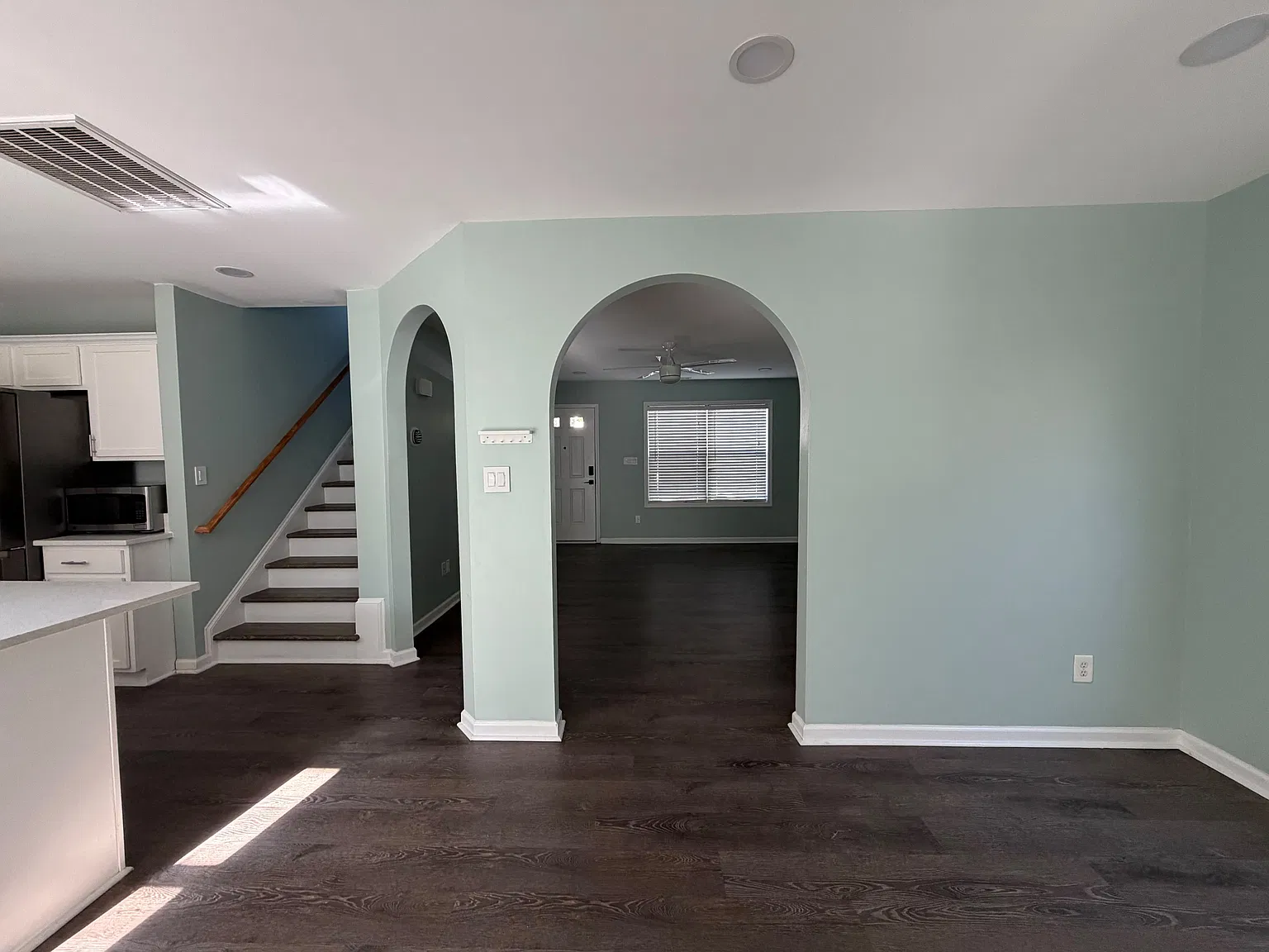 3 bed, 2.5 bath, 1670 sqft, $2,150 — Photo 3