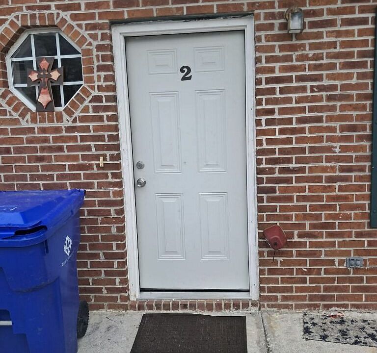 1st image of 638 Catawba Ave #638