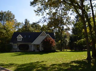 180 Cinnabar Cir, Williamston, MI 48895