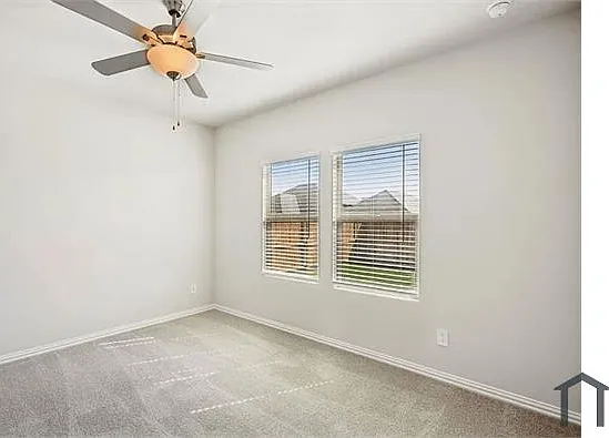 802 Leavenworth Dr — Photo 8