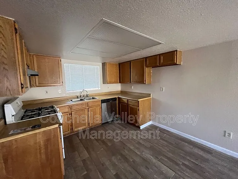 32934 Rancho Vista Dr #4 — Photo 6