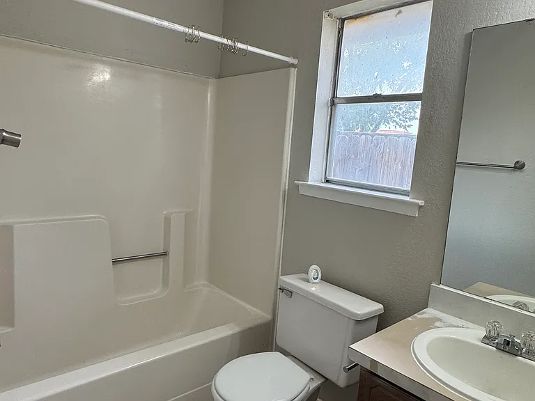203 Linda St — Photo 10
