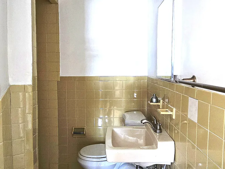9517 84th St #3 — Photo 9