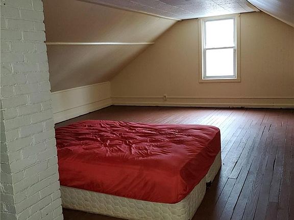 5th image of 21 Berwyn Ave