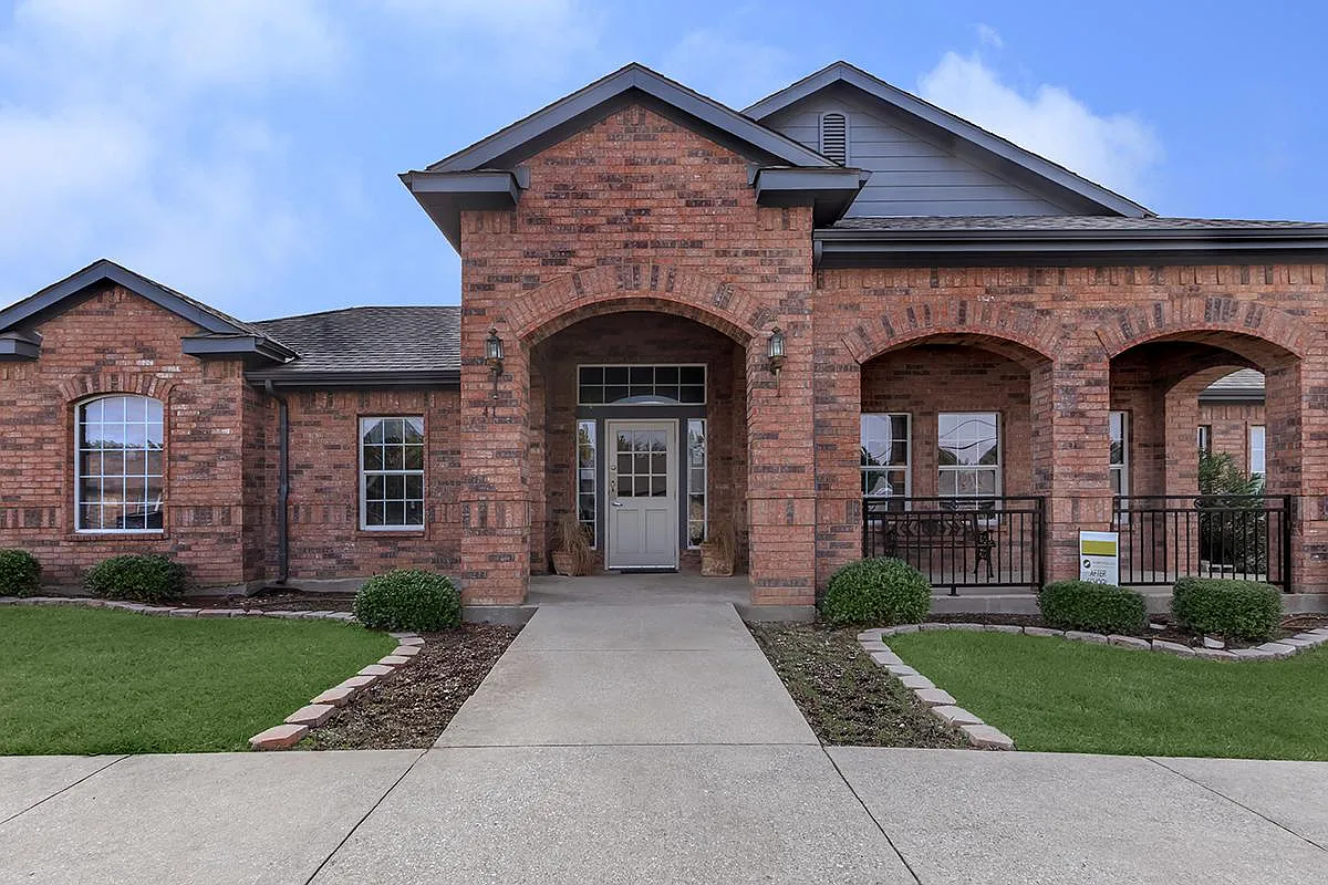 Preston Trace Apartments — Photo 4