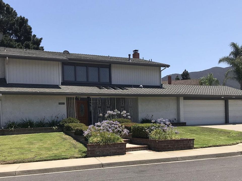 1st image of 840 Capitan St