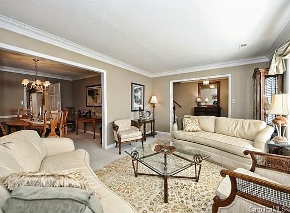 4th image of 4362 Woodglen Ln