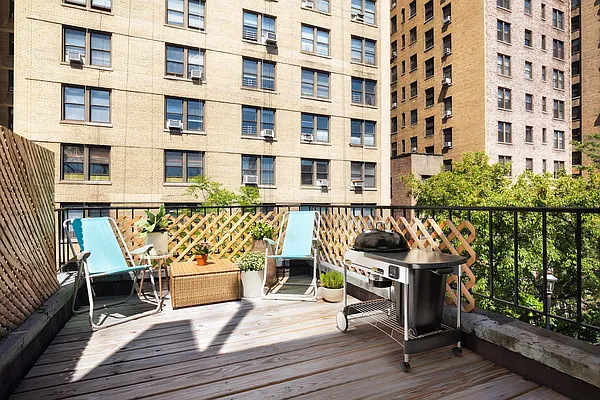 Sold by Compass | media 15