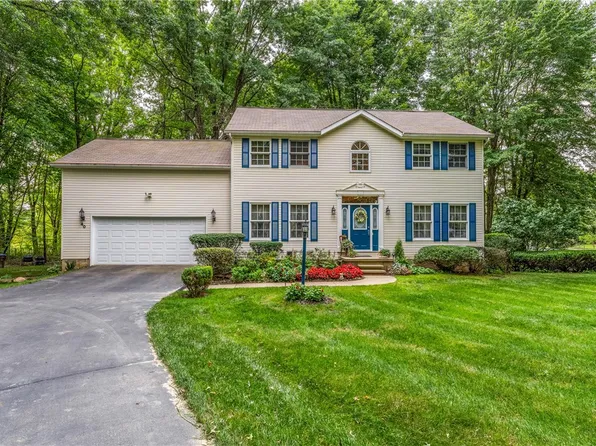 40 Mallard Way, Mercer, PA 16137